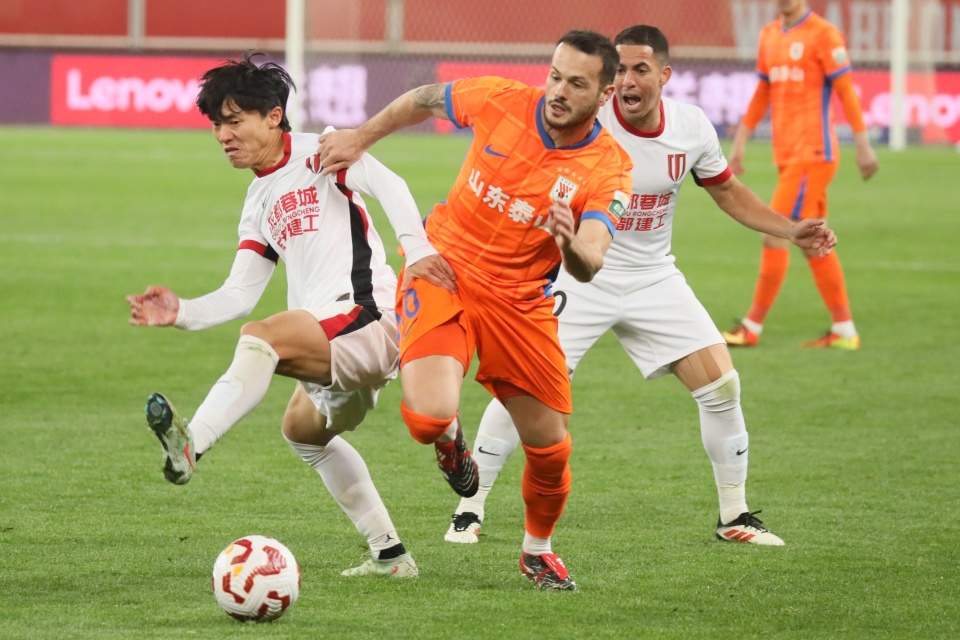 腰和后卫位, 是可以让山, 赛进入尾声 腰和后卫位, 是可以让山, 赛进入尾声